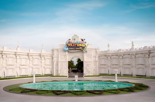 Jollywood Studios and Adventures