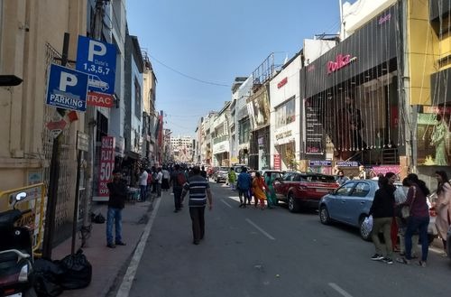 Commercial Street – Shopper’s Delightz